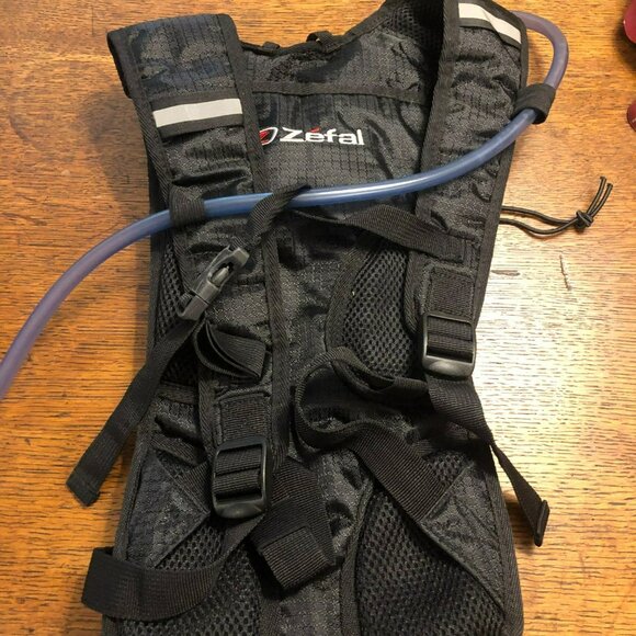 ZEFAL Hydro Enduro Water Backpack N/Red Bladder Included - Picture 4 of 6